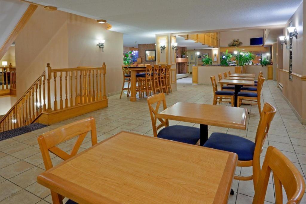 Holiday Inn Express Toronto East - Scarborough By Ihg Екстер'єр фото