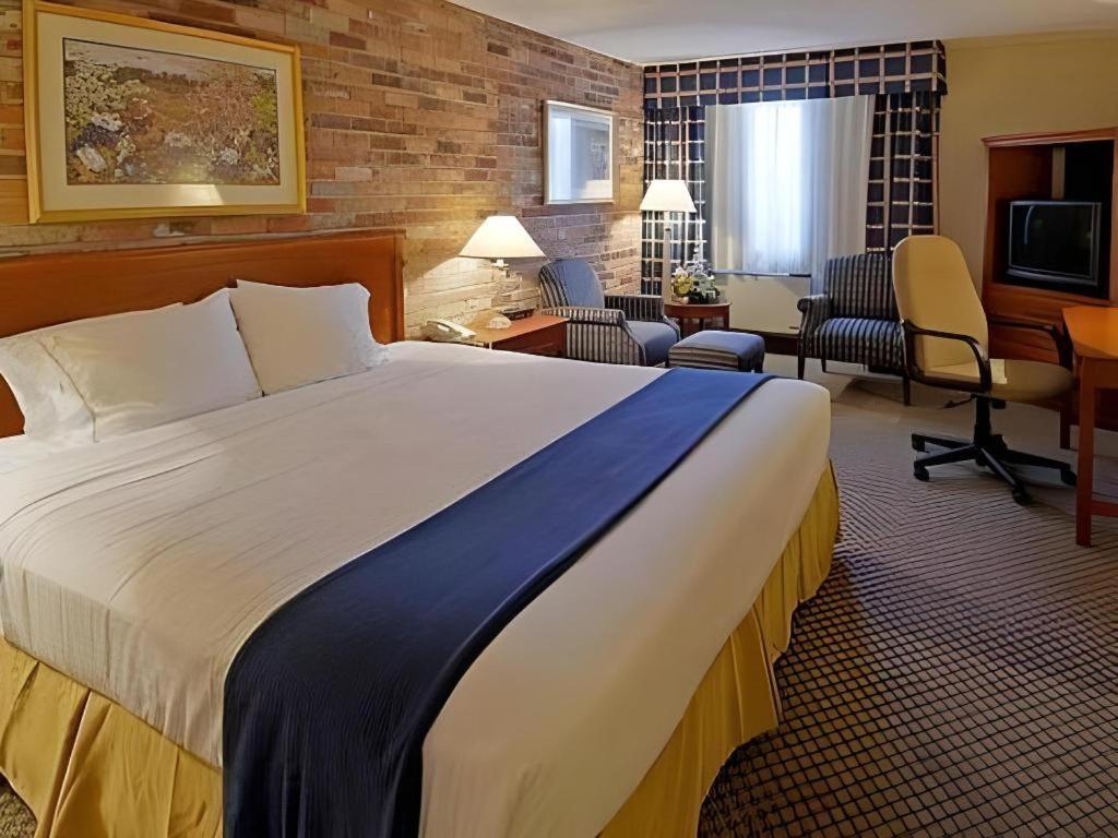 Holiday Inn Express Toronto East - Scarborough By Ihg Екстер'єр фото