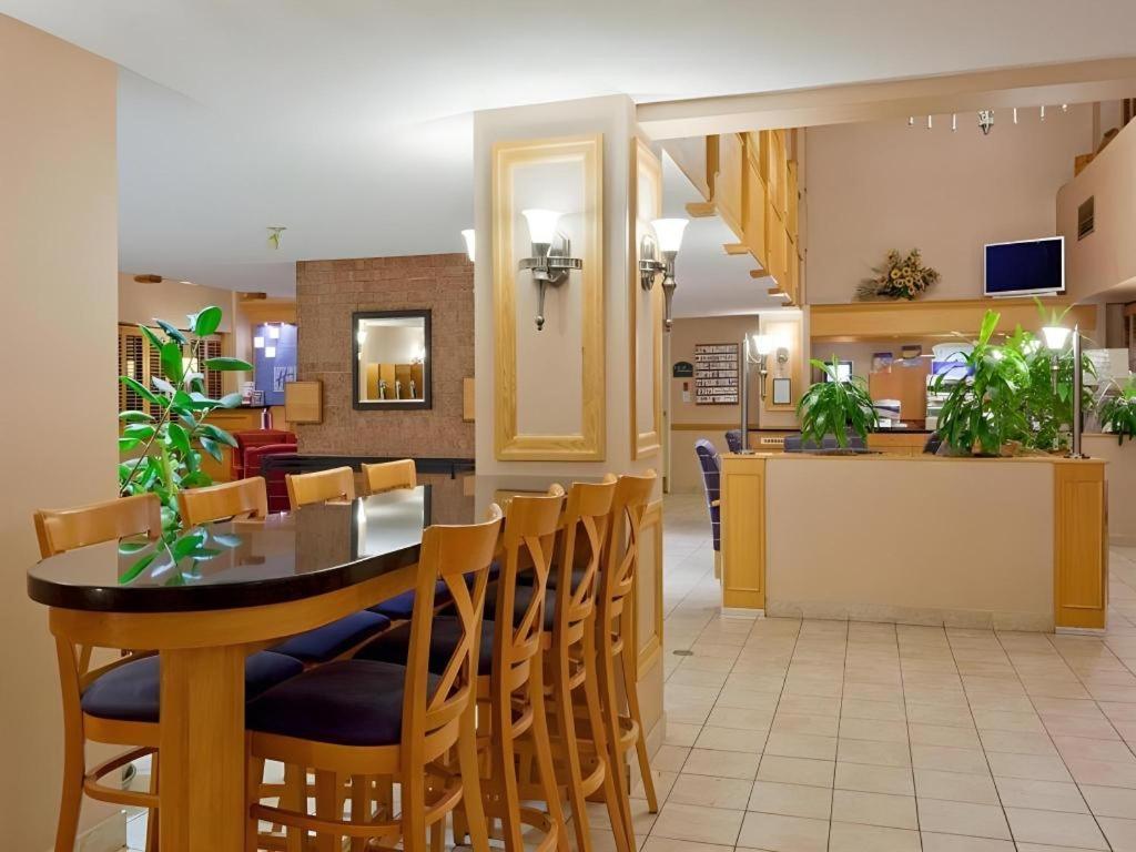 Holiday Inn Express Toronto East - Scarborough By Ihg Екстер'єр фото